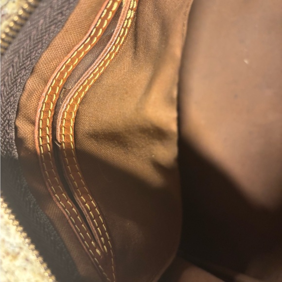 Louis Vuitton Monogram Speedy 30 - Picture 8 of 12